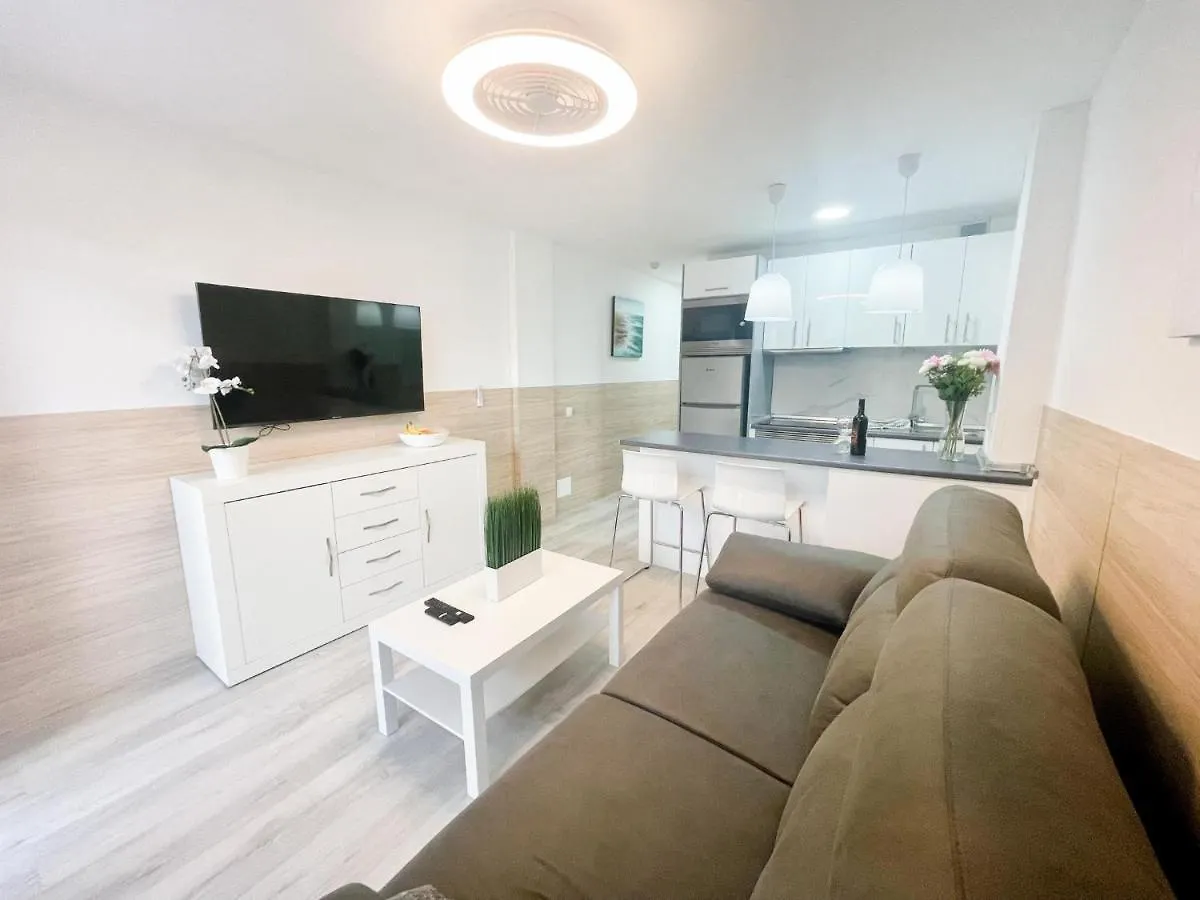 Pool View Holiday Home 普拉亚戴尔雷安格莱斯 公寓