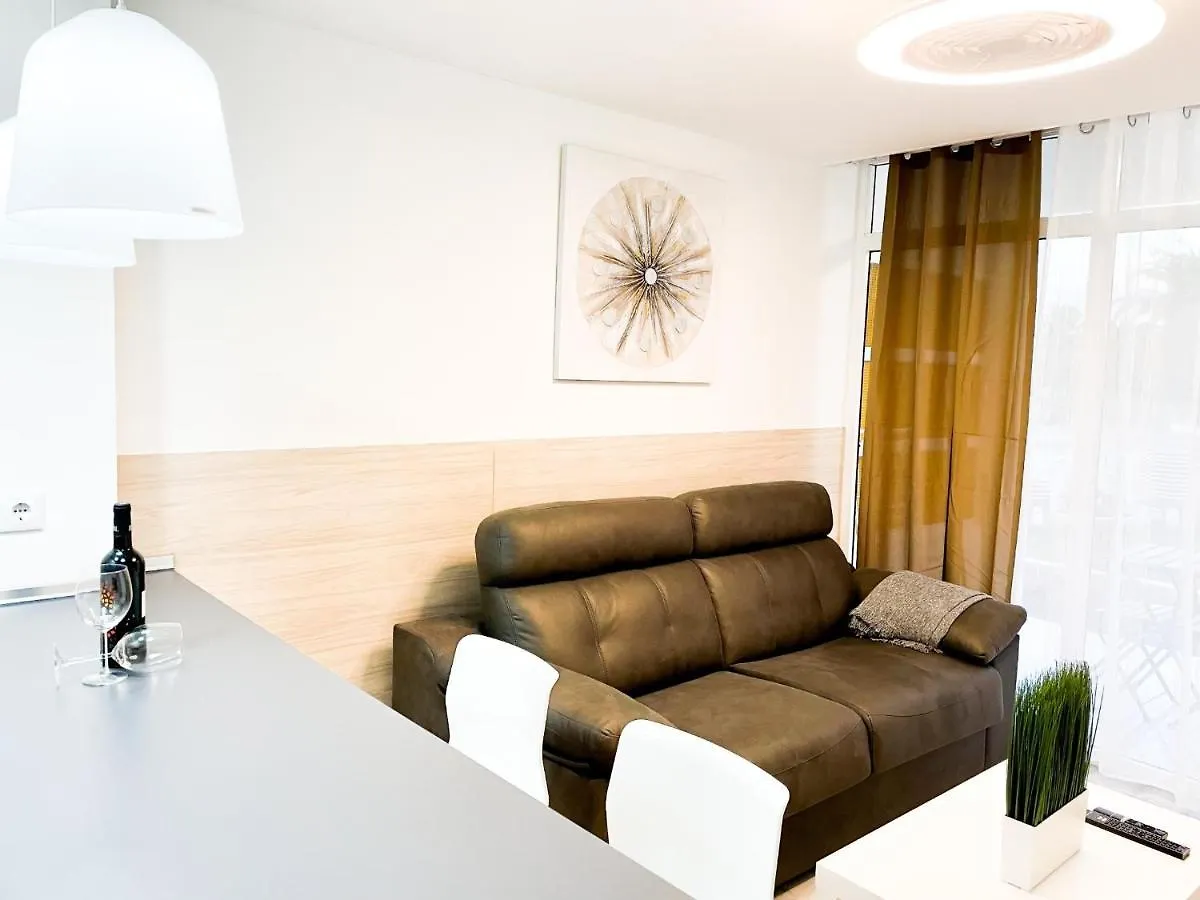 Pool View Holiday Home Playa del Ingles  Apartment
